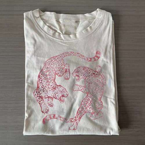 Vintage Leopard Fighting Graphic T-shirt